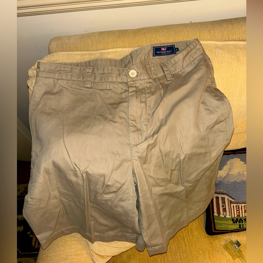 Vineyard Vines Men’s shorts - khaki  W 32